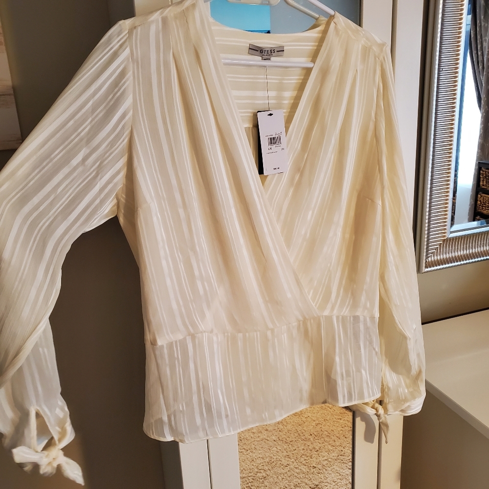 Guess Blouse - Picture 2 of 8